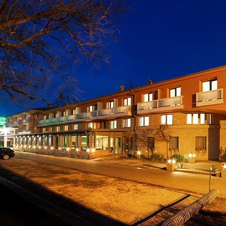 Hotel Pagony Wellness Nyíregyháza 외부 사진