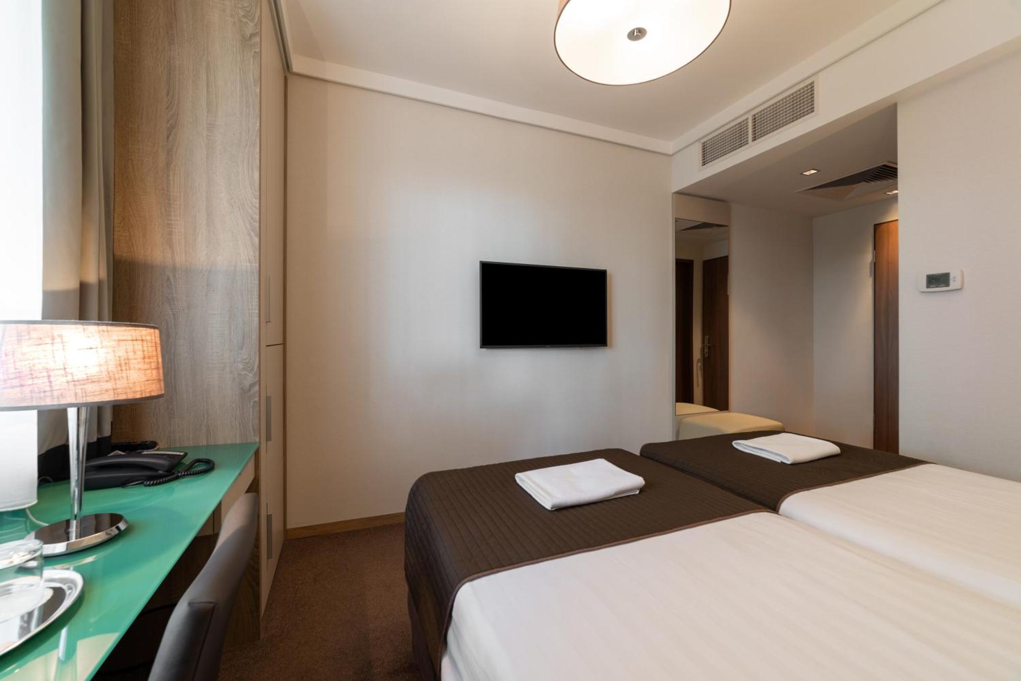 Hotel Pagony Wellness Nyíregyháza 외부 사진