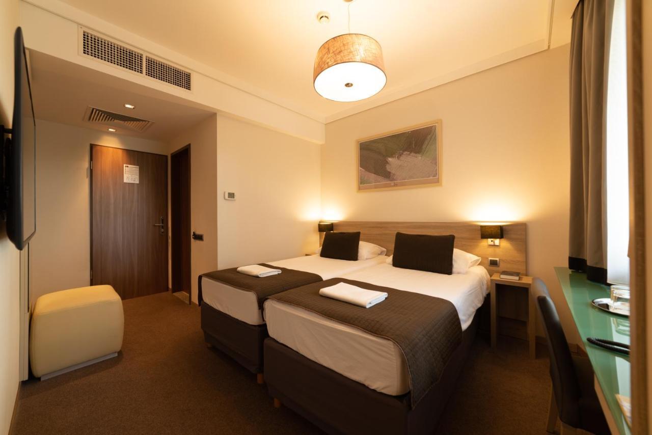 Hotel Pagony Wellness Nyíregyháza 외부 사진
