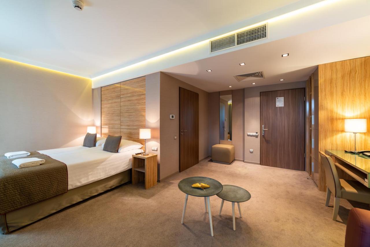 Hotel Pagony Wellness Nyíregyháza 외부 사진