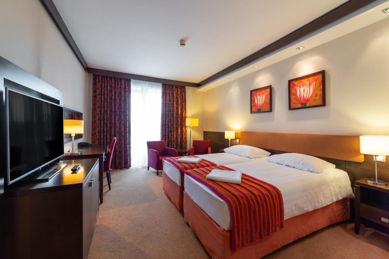 Hotel Pagony Wellness Nyíregyháza 외부 사진