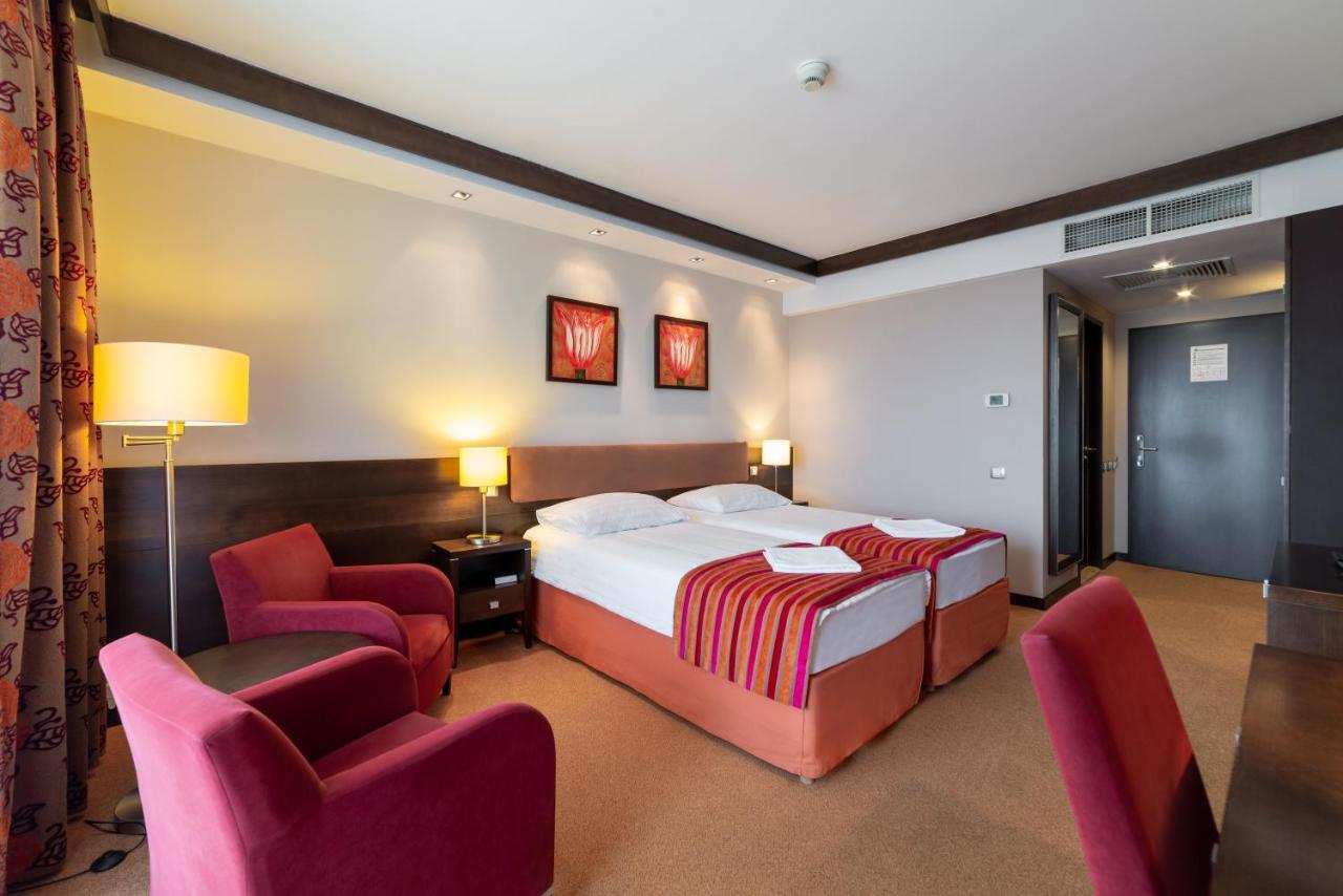 Hotel Pagony Wellness Nyíregyháza 외부 사진